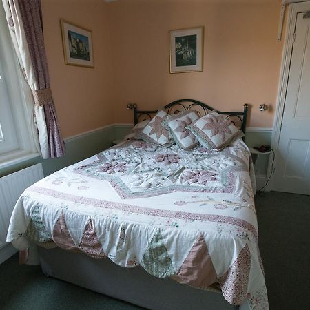 Rosemead Guest House Horley Buitenkant foto